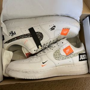 Nike Air Force 1 Low
Just Do It Pack White/Black